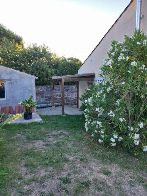 Maisonnette Marine Landeronde Esterno foto